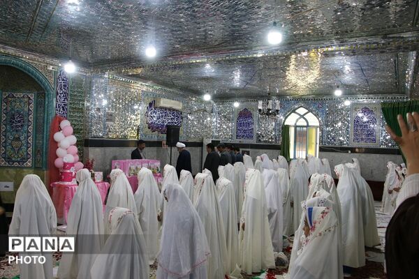 طنین بندگی در جشن تکلیف دانش‌آموزان دختر شهرستان قرچک