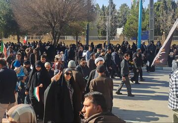 حضور پر شور مردم کرمان در راهپیمایی علیه عناصر تخریبگر 