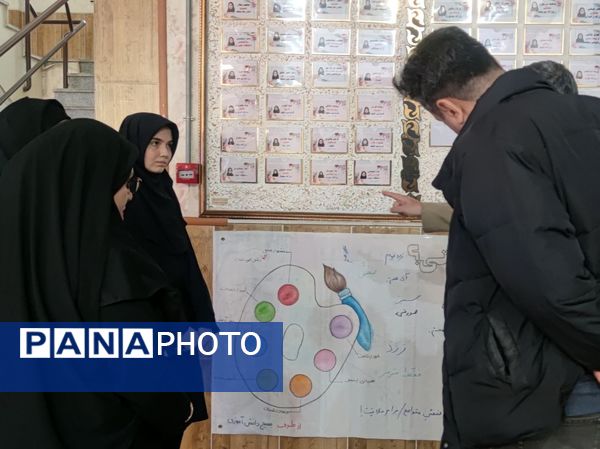 بازدید معاون پرورشی و تربیت بدنی ناحیه سه از دبیرستان مصلی‌نژاد ام البنین 