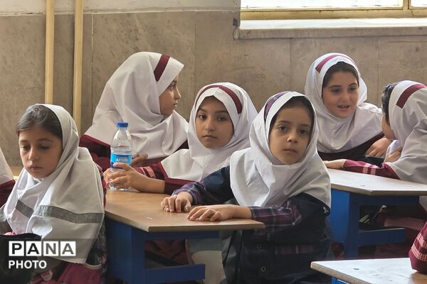 افتتاحیه طرح «حامی» در دبستان دخترانه حضرت معصومه(س) بهارستان‌دو 