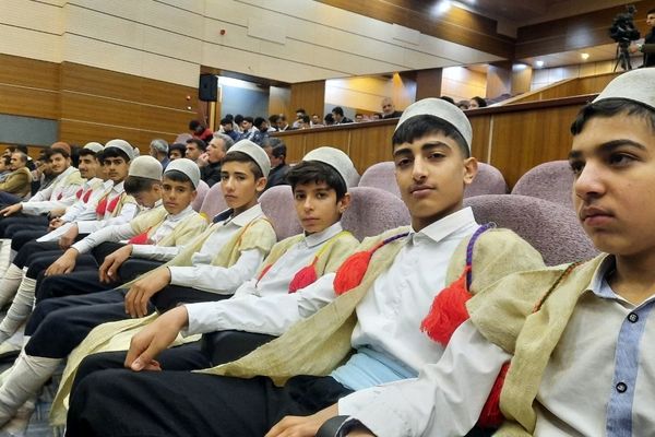 آیین تجلیل از برترین‌های کشوری فرهنگیان و دانش‌آموزان کهگیلویه و بویراحمد در یاسوج