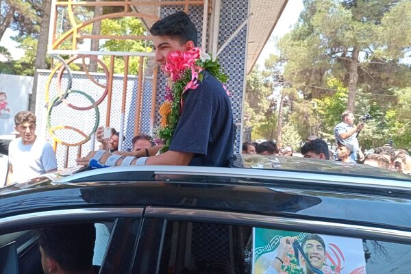 استقبال مردم کرمانشاه از آرین سلیمی قهرمان المپیک پاریس 