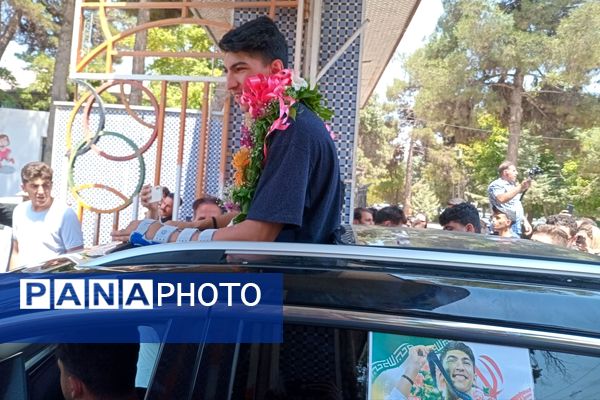 استقبال مردم کرمانشاه از آرین سلیمی قهرمان المپیک پاریس 