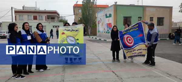 برگزاری مسابقه استعدادیابی دارت در اردوی تمشک دختران شهرستان شیروان