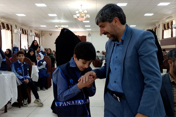 مراسم تجلیل وتقدیر از دانش‌آموز خبرنگاران پانا آباده توسط رئیس سازمان دانش‌آموزی استان فارس