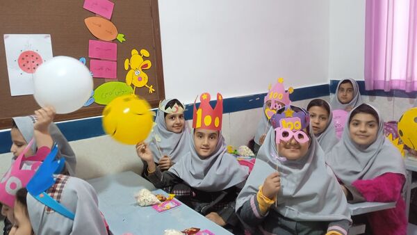 جشن صد نقطه‌ای شیرین در مسیر یادگیری کلاس دومی های شهید نجفی