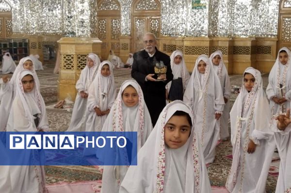 جشن تکلیف  دانش‌آموزان دبستان شهدای همت‌آباد در مشهد