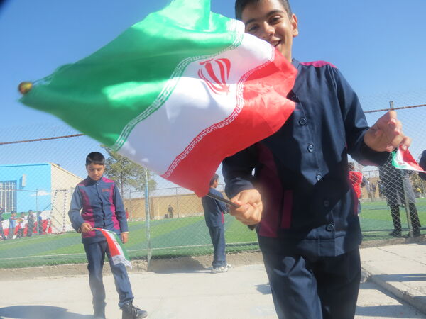 صبحگاهی شاد و پرنشاط در مدارس خاتم