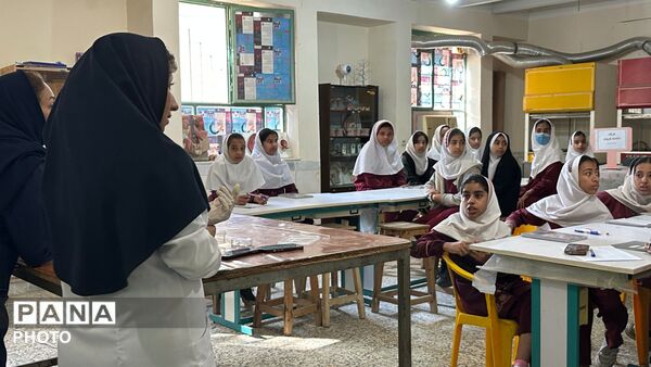 کارگاه «دانشمند کوچک» در حاجی‌آباد
