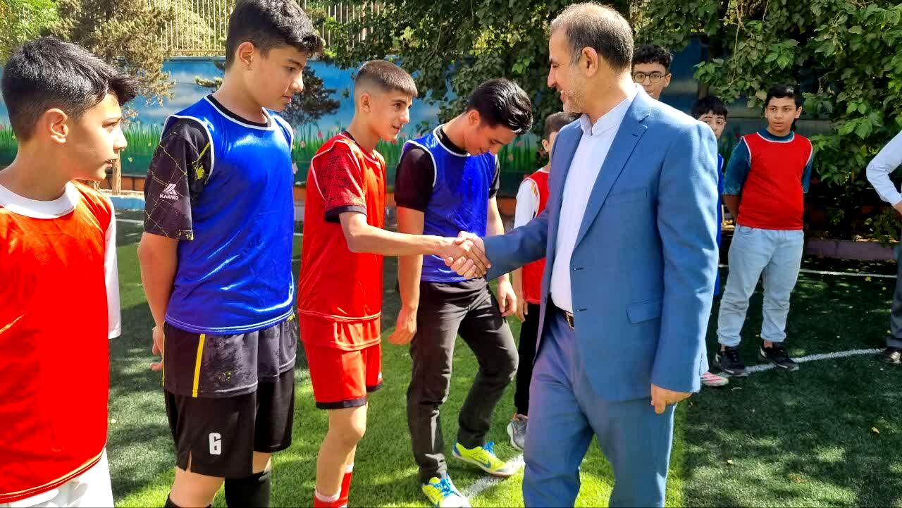 افتتاح زمین چمن مصنوعی دبیرستان اندیشه شاهد منطقه ۱۶