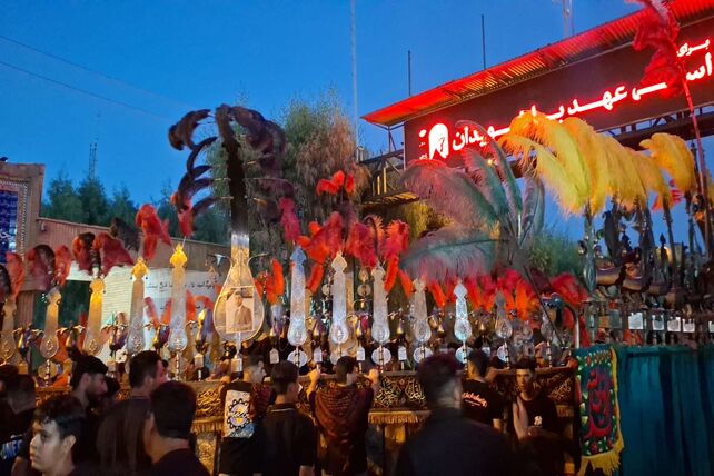 مراسم علَم کشی و کاروان نمادین اسرای کربلا در قم