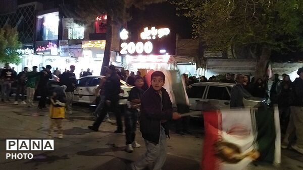 دسته عزاداری روستای همت آباد زمانی در مراسم چهلم رهبر شهید و شهدای میناب در حسینیه امام 