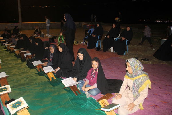 ضیافت افطاری به میزبانی دبستان شهید محمود پیکر و دبستان خدیجه کبری (س) در بوشهر