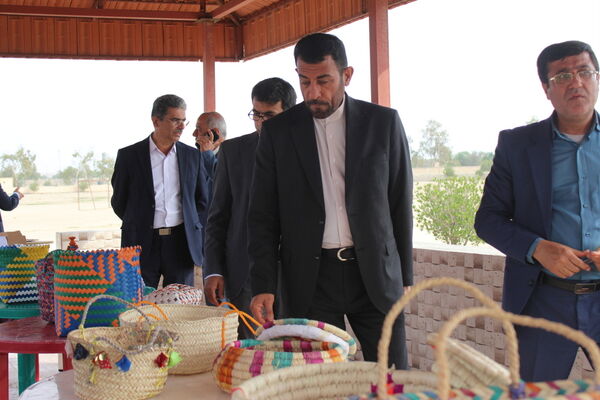 جشنواره غذا و صنایع دستی در اردوی تمشک دختران استان بوشهر