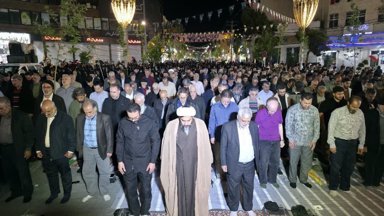 برپایی نماز استغاثه در تجمعات شبانه رجایی شهر کرج