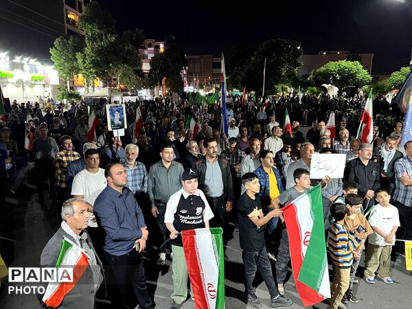 راهپیمایی و تجمع مردمی در هشتگرد ساوجبلاغ با حضور پرشور مردم 