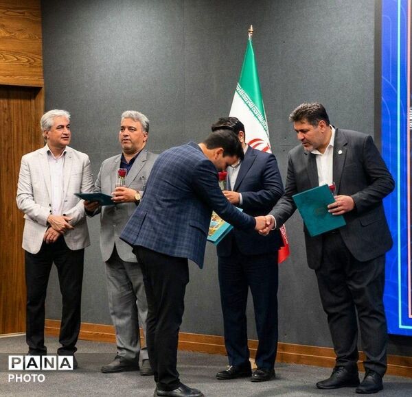 تجلیِ نبوغ و تکریمِ معمارانِ اندیشه در خراسان رضوی