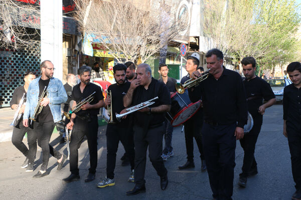 دسته عزاداری دانش‌آموزان دبیرستان هدایتی قم در سالروز شهادت امام علی(ع)