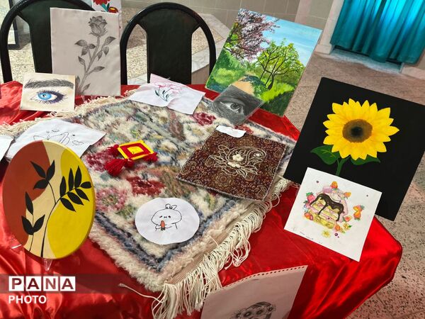 نمایشگاه آثار و دستاوردهای دانش‌آموزی خاتم