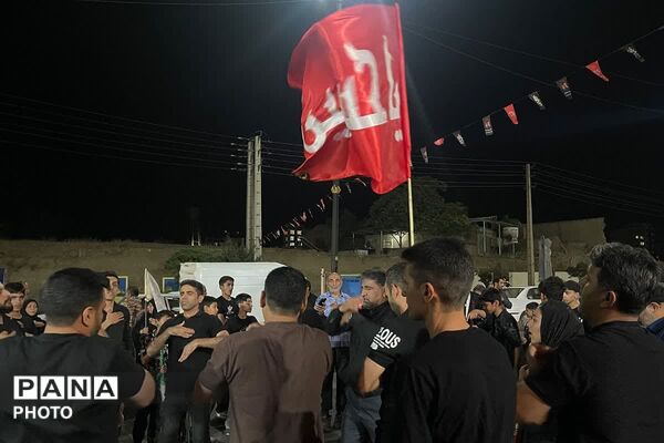 تجدید پیمان وفاداری بومہنی‌ها در مراسم عزای رهبر شهید انقلاب