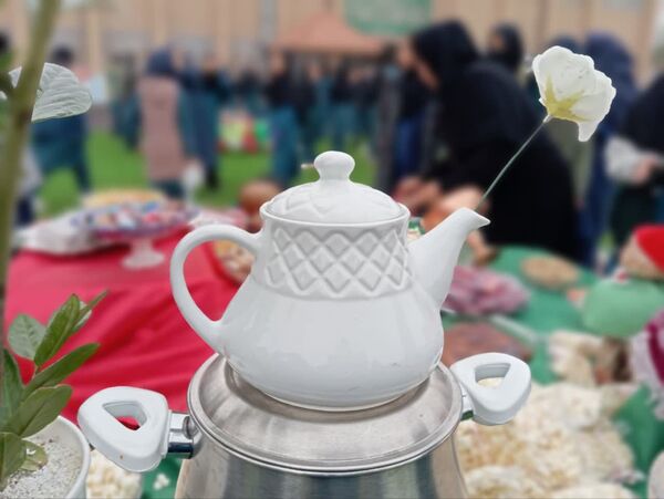 برگزاری جشن شب یلدا در دبیرستان دخترانه امام خمینی (ره)