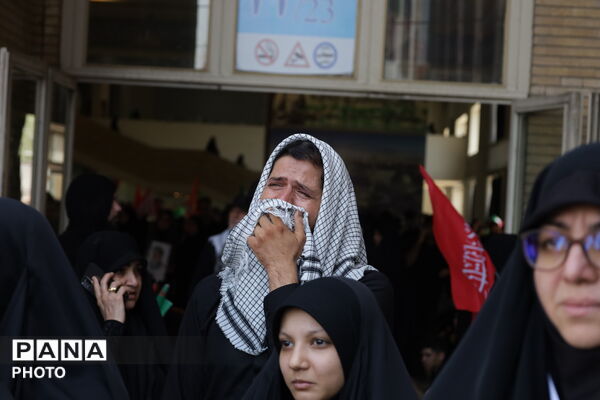 آخرین وداع ملت ایران با رهبر شهید 