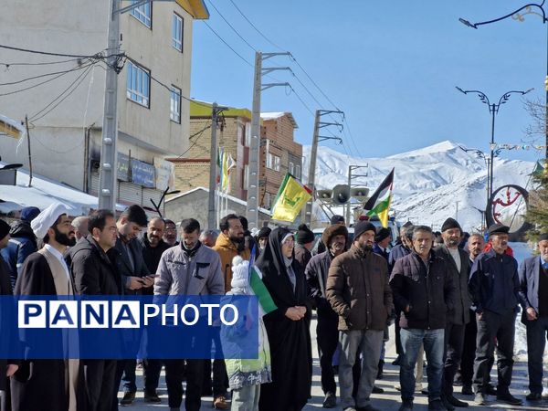حماسه حضور گرم مردم بلده در سرمای زمستان 