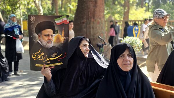 راهپیمایی باشکوه روز ۱۳ آبان در میدان امام خمینی(ره) اصفهان 