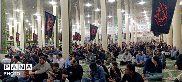 آیین گرامیداشت چهارمین ماهگرد شهادت «رهبر شهید» و شهدای دانش‌آموز دبستان شجره طیبه میناب