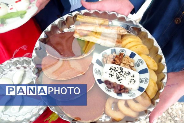 صبحانه سلامت و روز جهانی تخم مرغ در مدرسه شهید خاقانی شهرستان شیروان