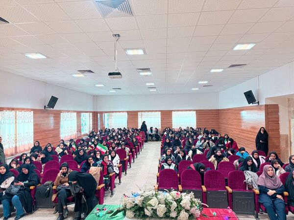 جشن میلاد منجی؛ تجلی نور امید