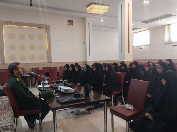 برگزاری اردو یاوران ولایت دانش‌آموزان ناحیه یک