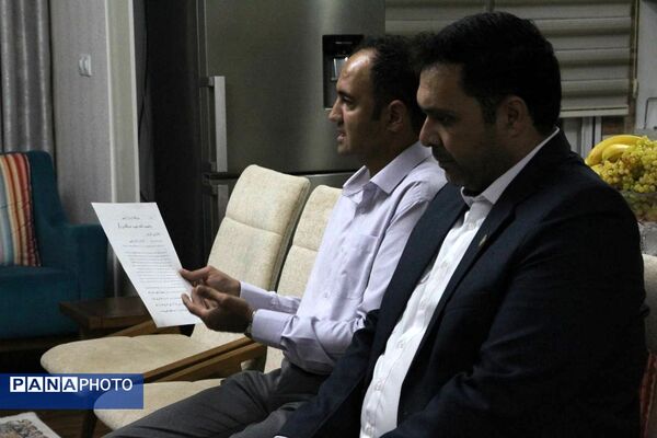 دیدار معاون پرورشی و فرهنگی وزیر آموزش و پرورش با خانواده معلم شهید عبدالله برزگر 