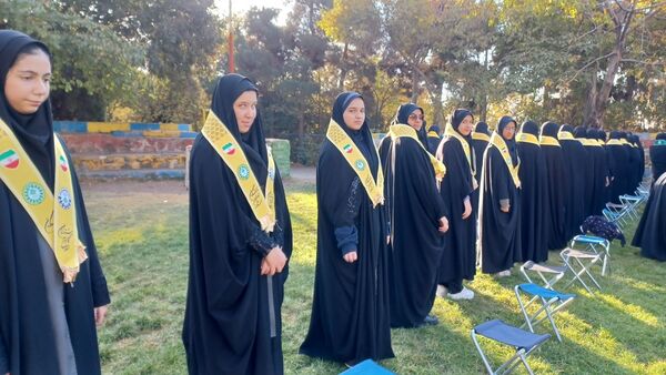 برگزاری کلاس‌های آموزشی و فرهنگی همایش روز دانش‌آموز در اردوگاه باهنر تهران 