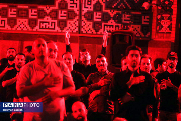 مراسم عزاداری شب تاسوعای حسینی (ع) در آستان امامزاده صالح(ع)