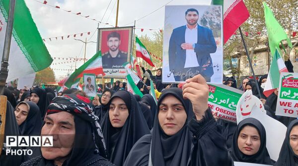 زنان غیوردوشادوش مردان، زنان لر خرم‌ آباد آماده دفاع از میهن 
