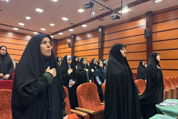 مسابقات استندآپ کمدی و مجری‌گری در سالن سجادیه بهارستان دو