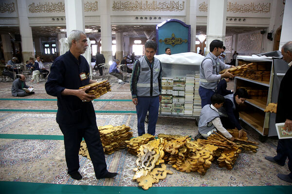 خدمت‌رسانی 35 خادمیار نوجوان در حرم حضرت معصومه(س)