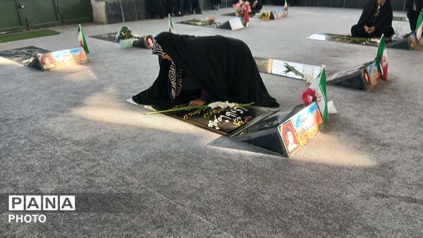 میهمانی لاله‌ها در شهرستان بن با حضور دانش‌آموزان 
