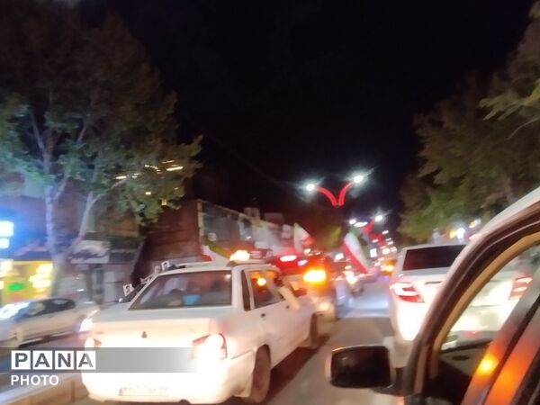 رژه خودرویی شبانه  در شهرستان کاشمر