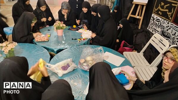 محفل هنری نوجوانان در رواق معصومانه حرم کریمه اهل بیت(س)