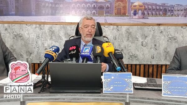 نشست خبری خبرنگاران و اصحاب رسانه با مدیرکل آموزش و پرورش استان خراسان رضوی