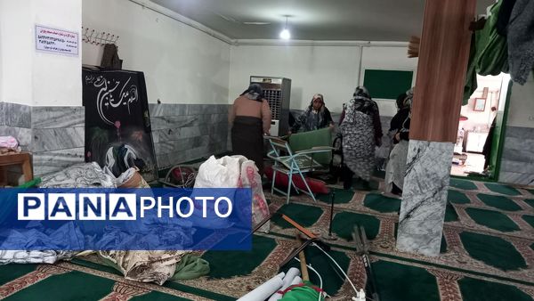 نظافت مسجد پنج تن آل عبا توسط اعضای بسیج