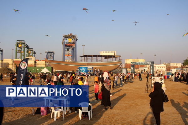 جشنواره بازی و ورزش های همگانی در ساحل بوشهر