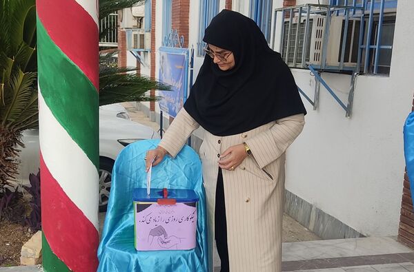 جشن عاطفه‌ها در دبیرستان فرزانگان قائمشهر