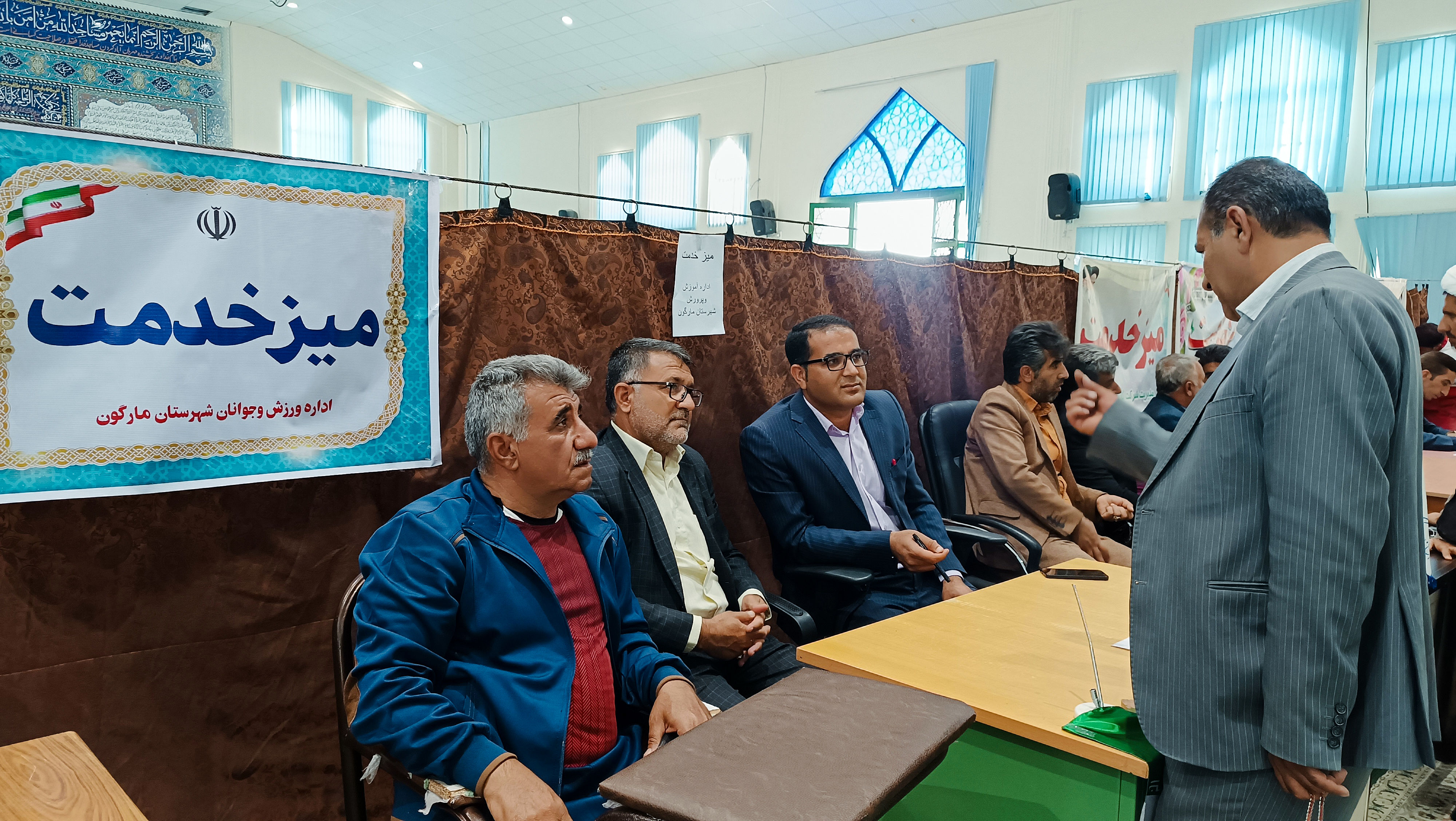 برپایی میز خدمت فرماندار و مدیران شهرستان مارگون 