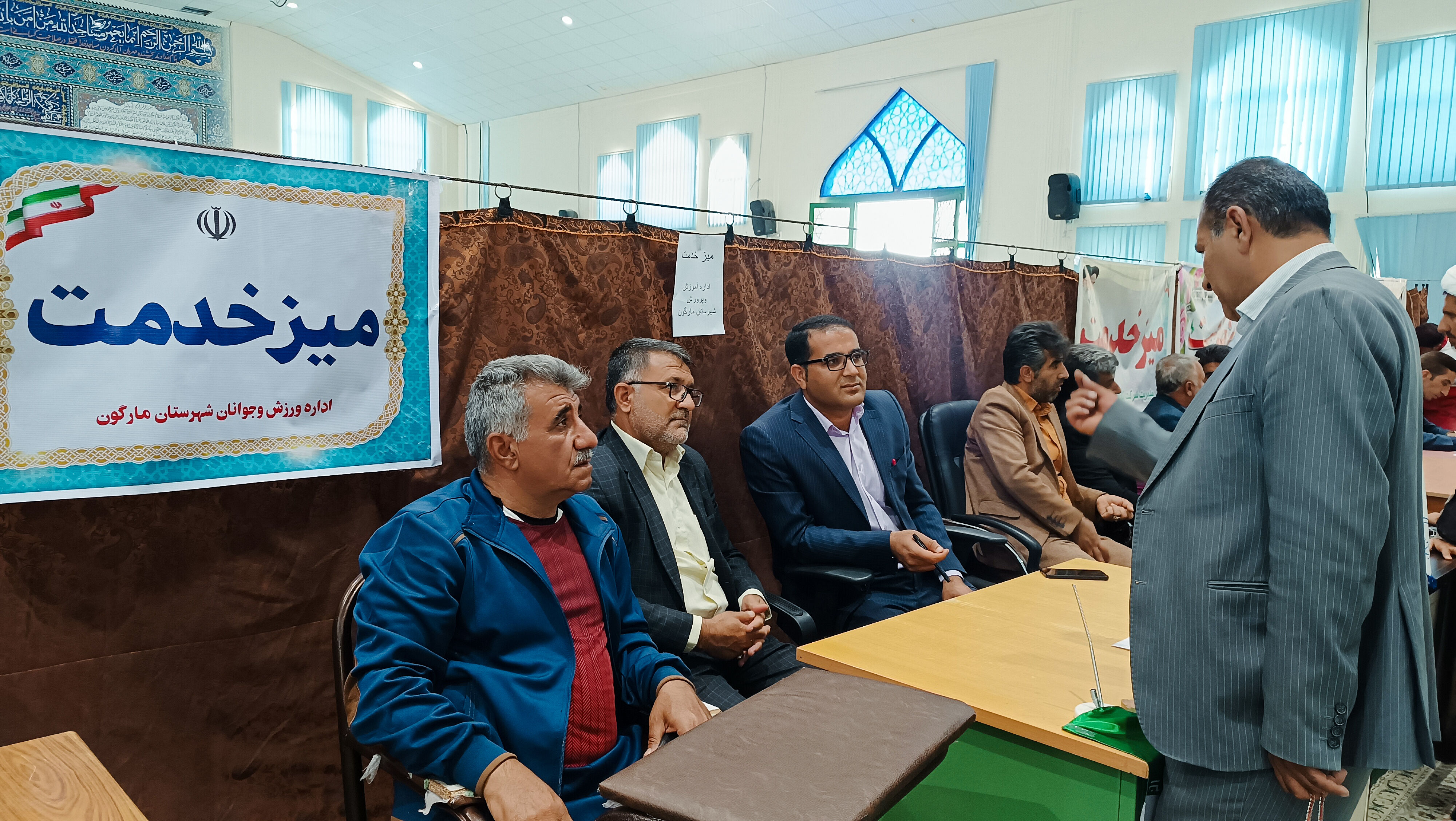 برپایی میز خدمت فرماندار و مدیران شهرستان مارگون 