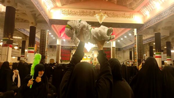 جلوه هایی از حضور مادران و نوزادان در همایشی به نام طفل شیرخوار کربلا