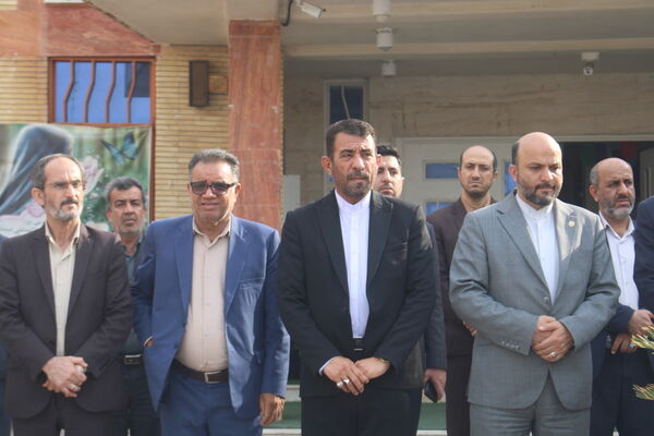 سپاس معلم در دبستان دخترانه شهید باهنر بوشهر 