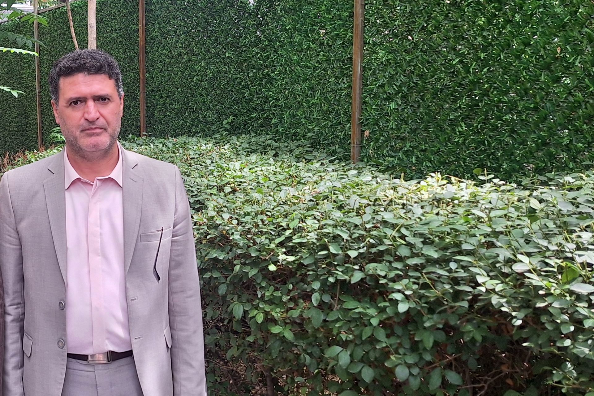 معلم قلب تپنده و رکن استوار جامعه است